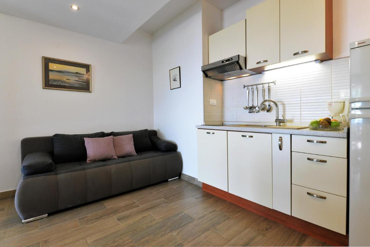 Ferienwohnung Rato Murter Exterior foto