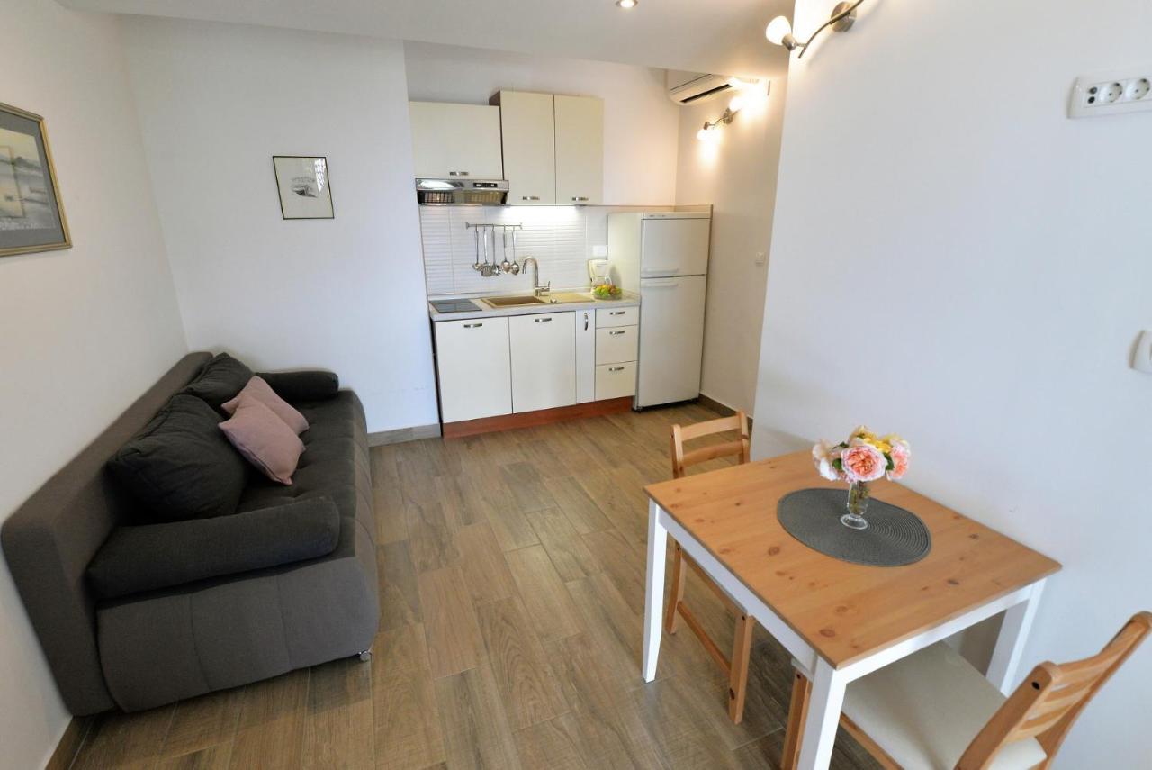 Ferienwohnung Rato Murter Exterior foto